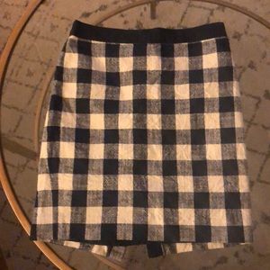 Size 2 JCrew navy and white checkered pencil skirt